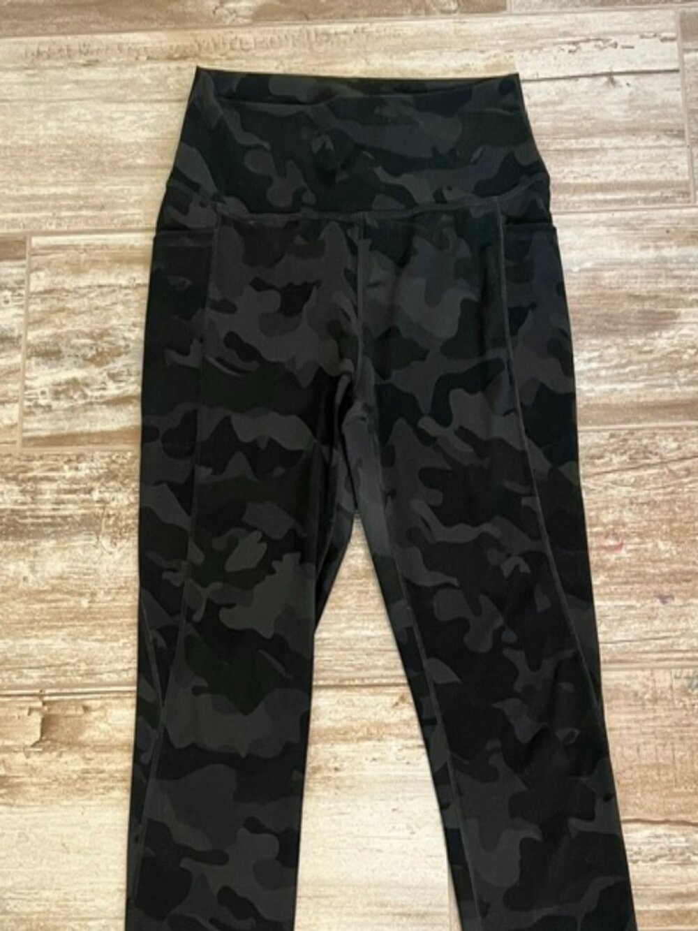 Cropped Camo Leggings